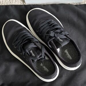 Allbirds - Black Canvas Pipers - Size 6